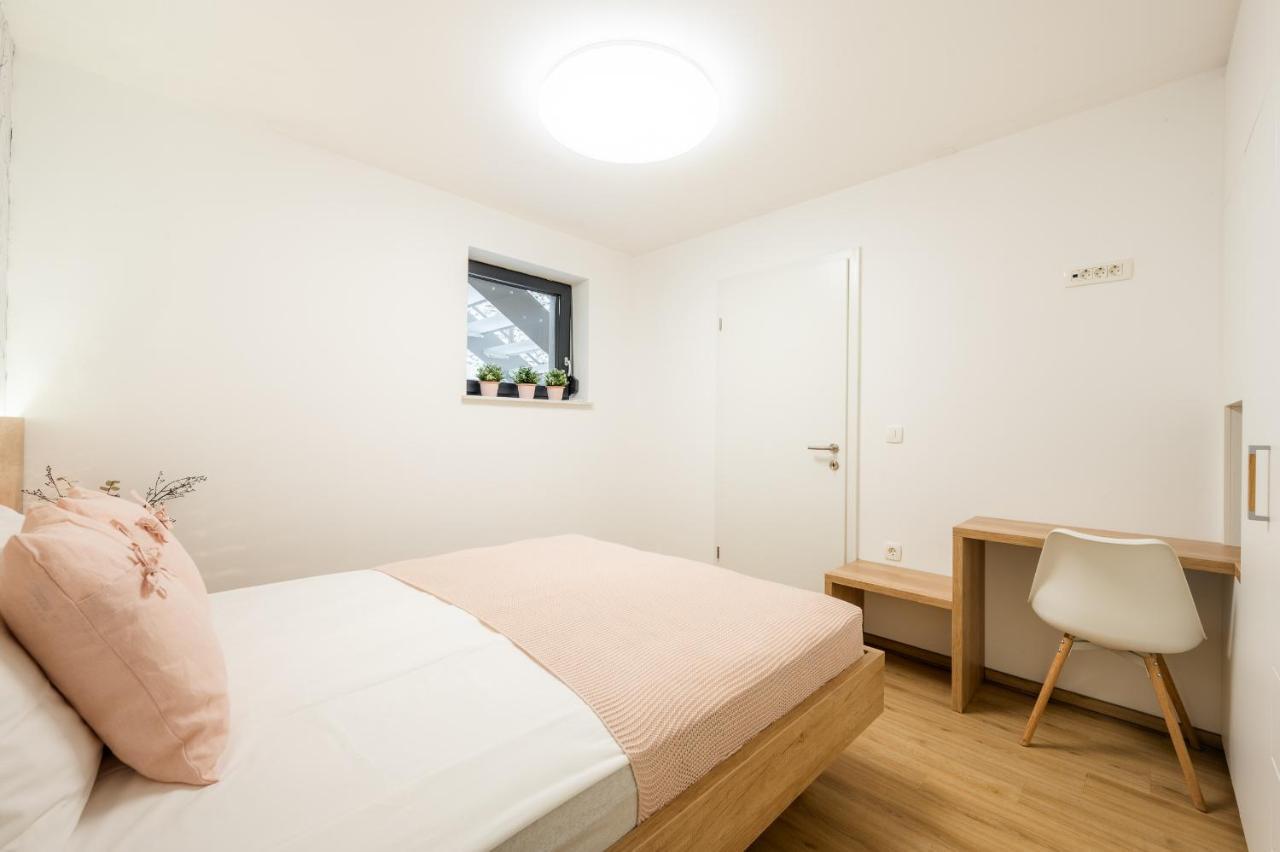 Apartments Gros Radece Exterior photo