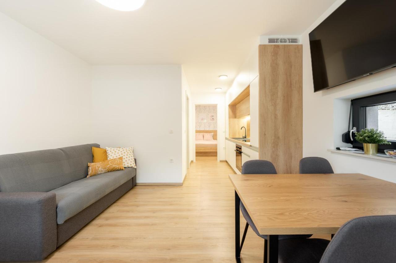 Apartments Gros Radece Exterior photo