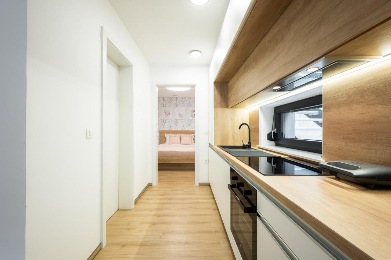 Apartments Gros Radece Exterior photo
